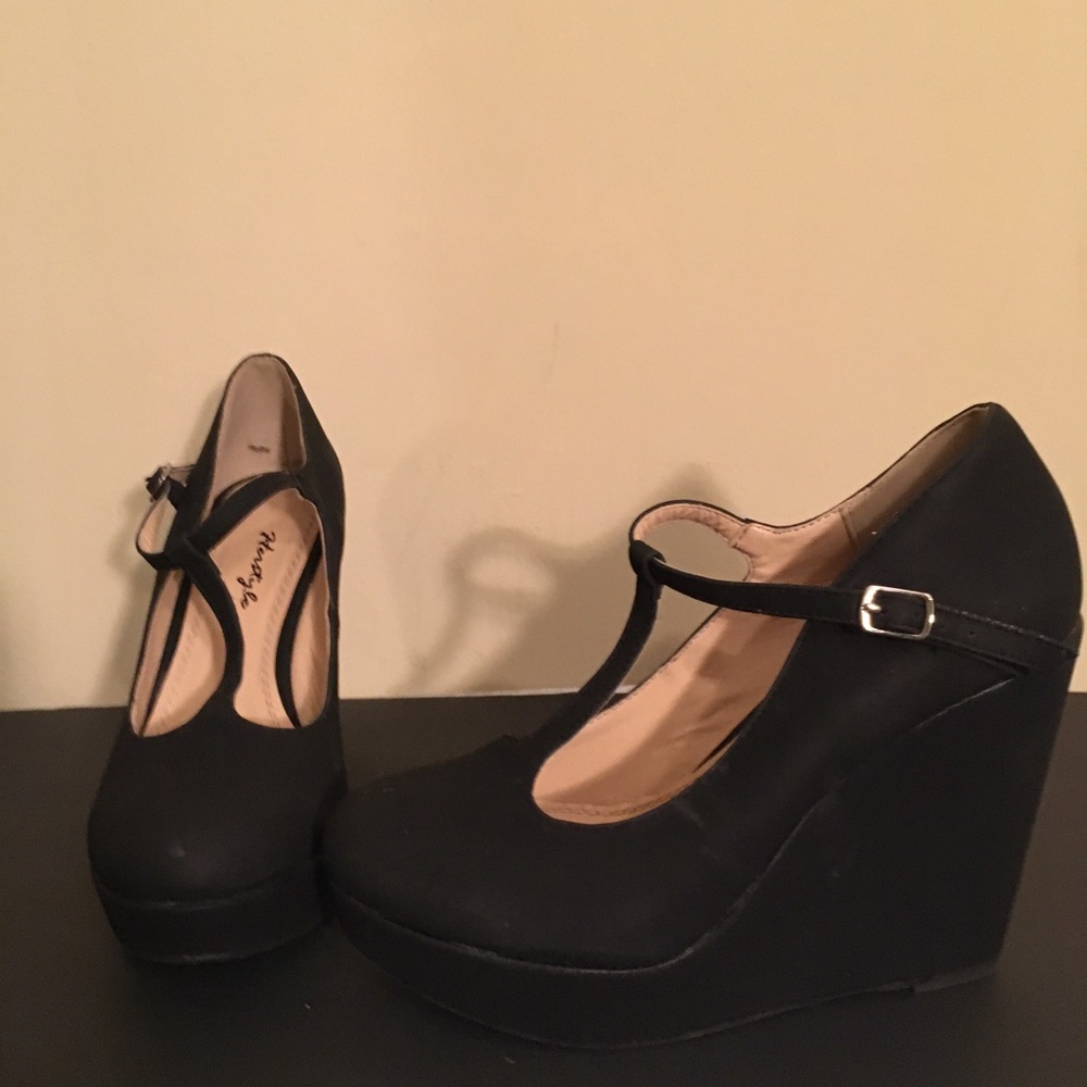 Black closed toe heels